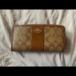brown coach wallet